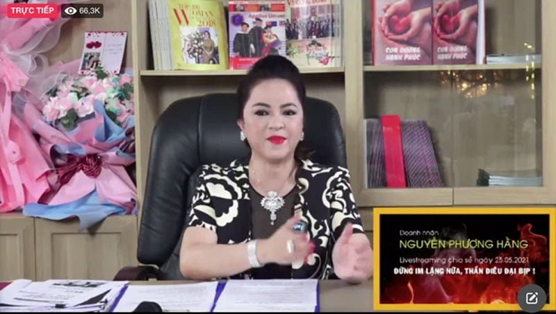 ba-phuong-hang-lap-ky-luc-voi-hon-300k-nguoi-xem-livestream-sau-30p-7-35express